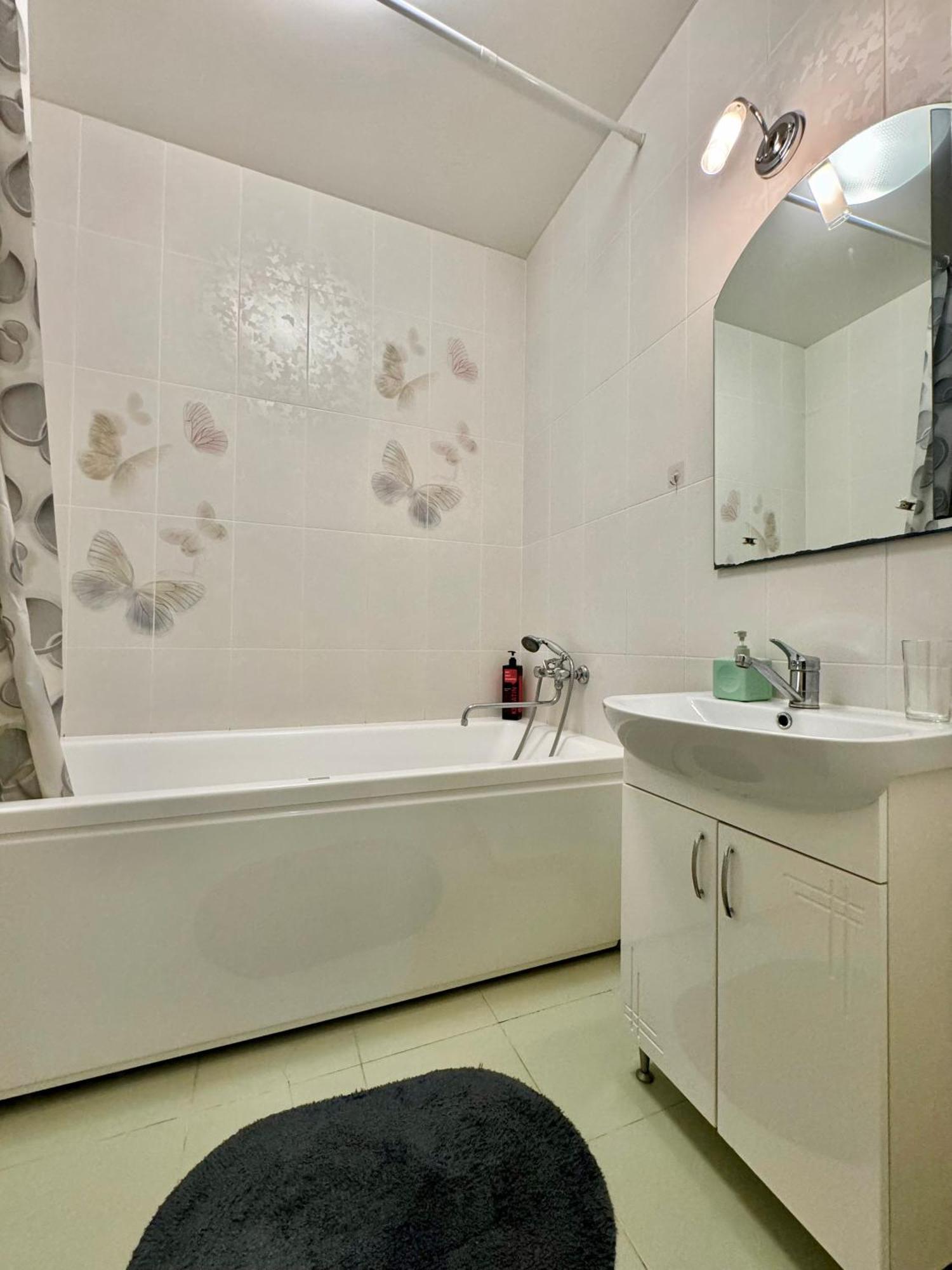 Apartpoltava Світлі Просторі Апартаменти 80М2 , 2-Окремі Кімнати, Новобудова Центр Чек Банківський Eksteriør billede