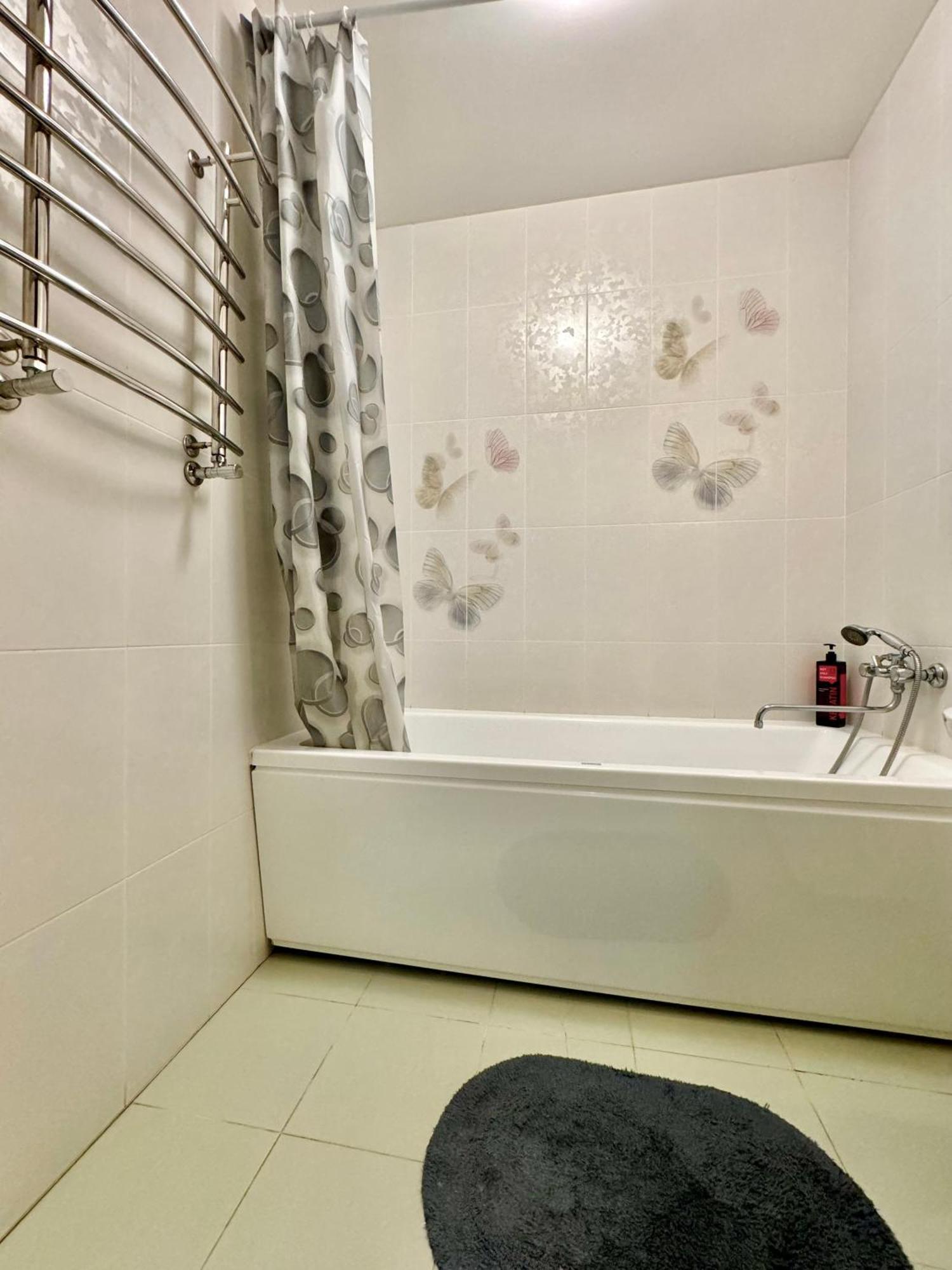 Apartpoltava Світлі Просторі Апартаменти 80М2 , 2-Окремі Кімнати, Новобудова Центр Чек Банківський Eksteriør billede