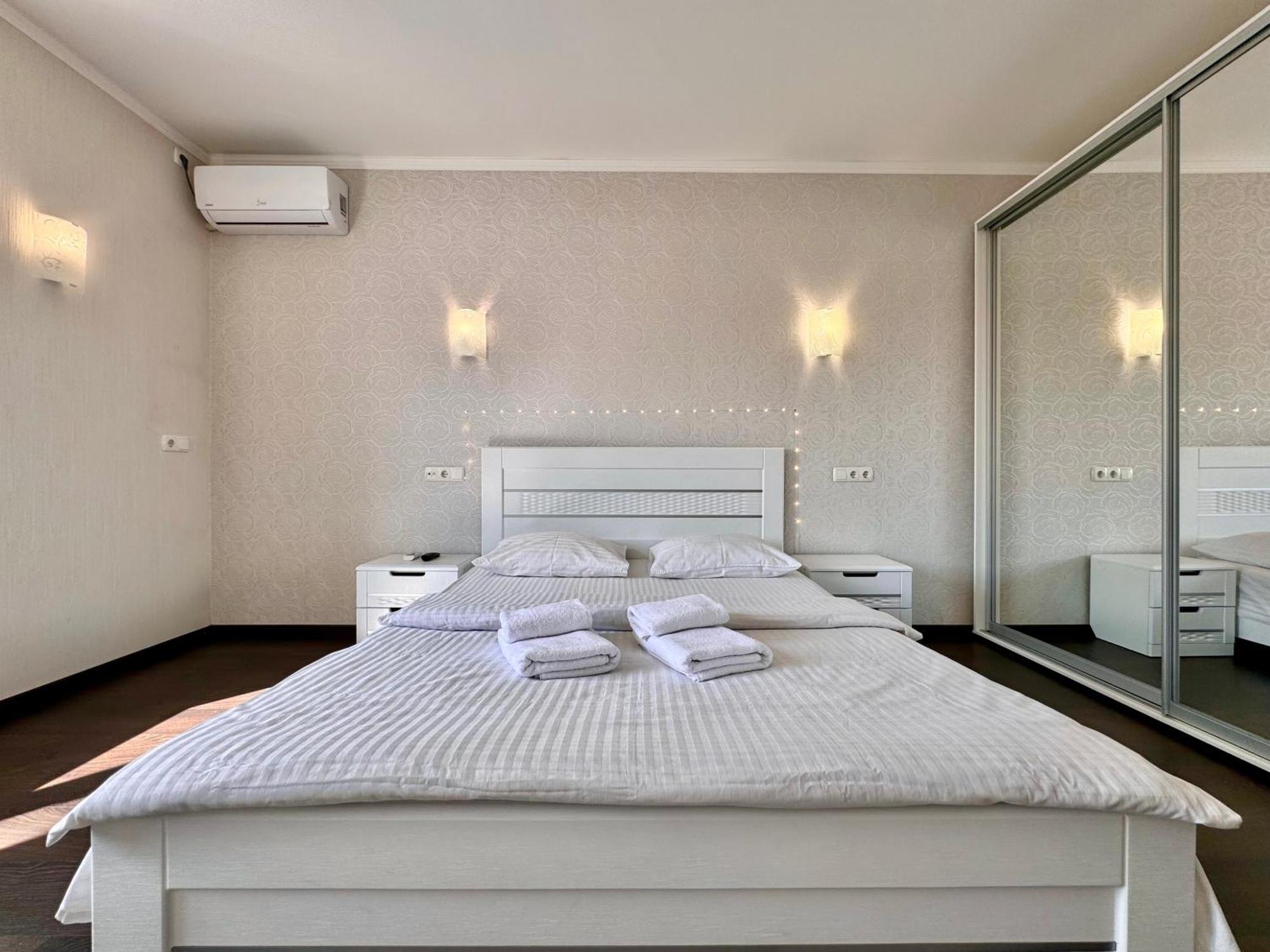 Apartpoltava Світлі Просторі Апартаменти 80М2 , 2-Окремі Кімнати, Новобудова Центр Чек Банківський Eksteriør billede